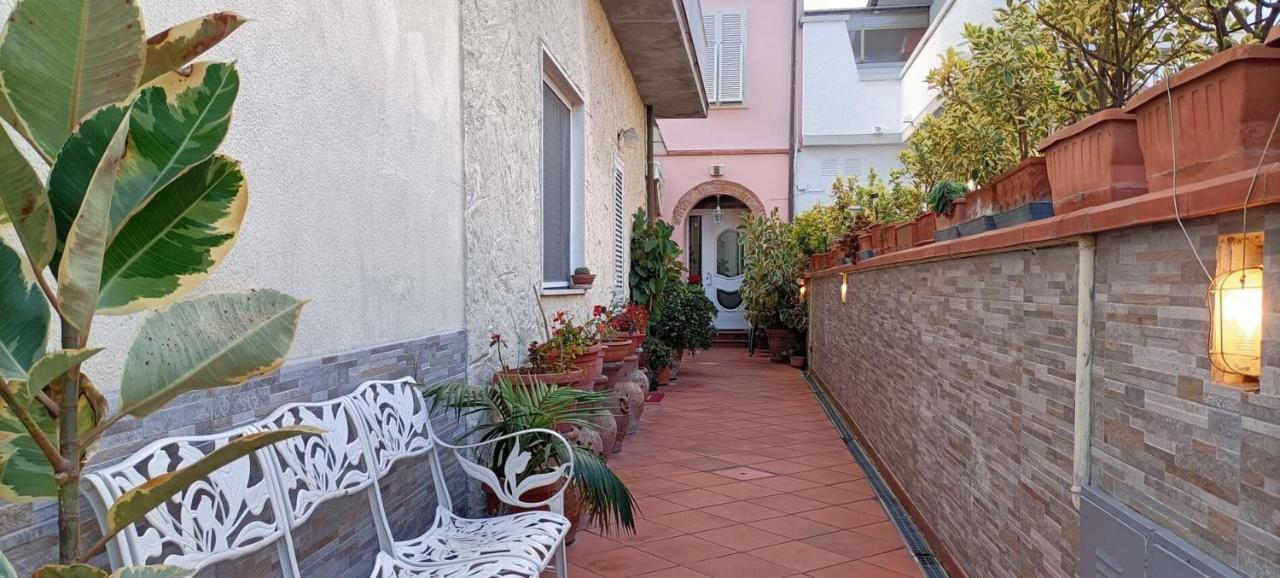 Lovely House Near The Beach Torre del Lago Puccini Extérieur photo